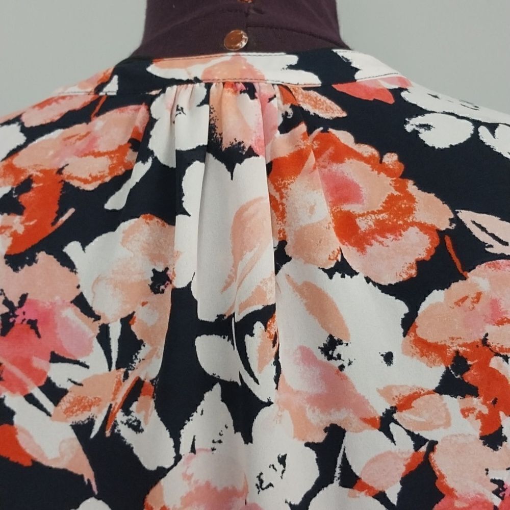 Nwot Nine West Floral Top - Picture 3 of 6